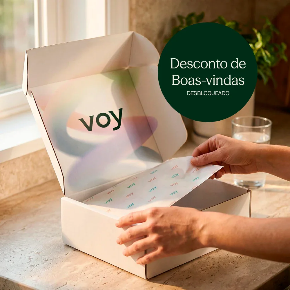 Cliente abrindo em casa a caixa da Voy